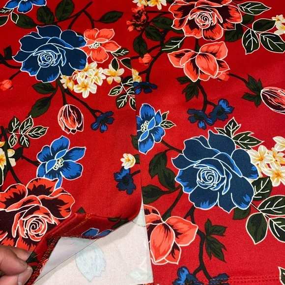 Floral pencil skirt! Knee length - Picture 2 of 3